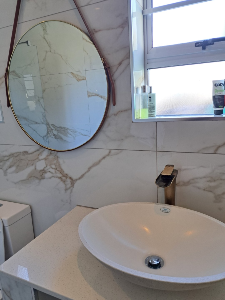 4 Bedroom Property for Sale in Rondebosch East Western Cape